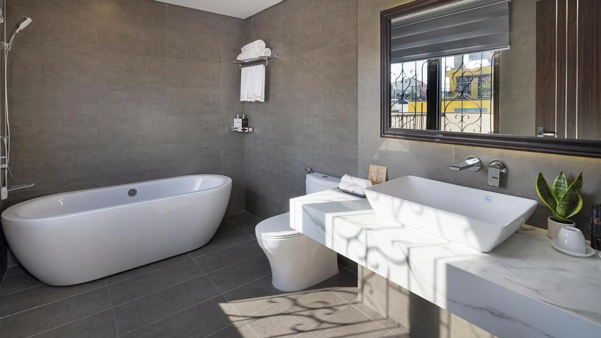 Charming Beauty Hotel Danang 3*,