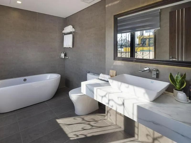 Charming Beauty Hotel Da Nang Vietnam